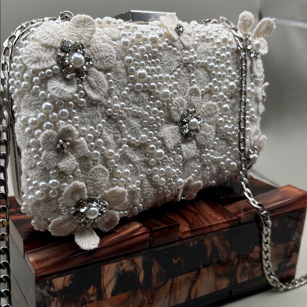 Olga Berg Cream Beaded Floral Embellished Clutch with Chain